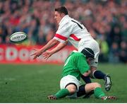 6 March 199; David Rees, England, in action against David Humphreys, Ireland. Five Nations Rugby Championship, Ireland v England, Lansdowne Road, Dublin. Picture credit: Brendan Moran / SPORTSFILE