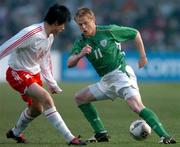 29 March 2005; Damien Duff, Republic of Ireland, in action against Zhaniun Hu, China. International Friendly, Republic of Ireland v China, Lansdowne Road, Dublin Picture credit; David Maher / SPORTSFILE