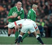 6 March 1999; Keith Wood, Ireland, in action against Matt Perry, England. Five Nations Rugby Championship, Ireland v England, Lansdowne Road, Dublin. Picture credit: Matt Browne / SPORTSFILE
