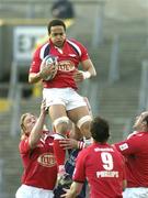 25 March 2005; Gavin Thomas, Llanelli Scarlets, wins possession in the lineout against Leinster. Celtic League 2004-2005, Leinster v Llanelli Scarlets, Lansdowne Road, Dublin. Picture credit; Brendan Moran / SPORTSFILE