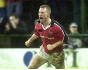 18 December 1999; Peter Stringer, Munster, celebrates Munsters opening try of the game scored by Keith Wood, Heineken European Cup, Munster v Colomiers, Musgrave Park, Cork. Picture credit: Matt Browne / SPORTSFILE