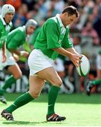28 August 1999; Eric Elwood, Ireland. Rugby International, Ireland v Argentina, Lansdowne Road, Dublin. Picture credit: Brendan Moran / SPORTSFILE