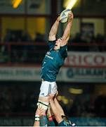 11 January 2014; Paul O'Connell, Munster, wins possession in a lineout. Heineken Cup 2013/14, Pool 6, Round 5, Gloucester v Munster, Kingsholm, Gloucester, England. Picture credit: Diarmuid Greene / SPORTSFILE