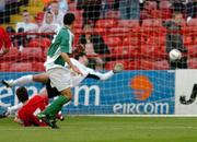 29 April 2005; Eammon Zayed, Bray Wanderers, defeats the Shelbourne goalkeeper Steve Williams to score his sides first goal. eircom League, Premier Division, Shelbourne v Bray Wanderers, Tolka Park, Dublin. Picture credit; David Maher / SPORTSFILE