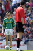 1 May 2005; Meath's Trevor Giles prepares to take a free under the watchfull eye of referee Aiden Mangan. Allianz National Football League, Division 2 Final, Meath v Monaghan, Croke Park, Dublin. Picture credit; Brendan Moran / SPORTSFILE