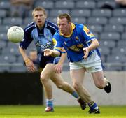 15 May 2005; Cathal Conefry, Longford, in action against Tomas Quinn, Dublin. Bank Of Ireland Leinster Senior Football Championship, Dublin v Longford, Croke Park, Dublin. Picture credit; Damien Eagers / SPORTSFILE