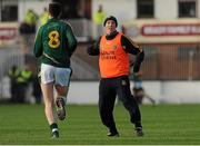 26 January 2014; Meath selector Trevor Giles speaks to Conor Gillespie during the game. Bord na Mona O'Byrne Cup, Final, Kildare v Meath. St Conleth's Park, Newbridge, Co. Kildare. Picture credit: Piaras Ó Mídheach / SPORTSFILE