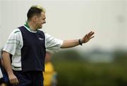 29 May 2005; London manager Noel Dunning issues instructions. Bank of Ireland Connacht Senior Football Championship, London v Roscommon, Emerald Gaelic Grounds, Ruislip, London. Picture credit; Brian Lawless / SPORTSFILE
