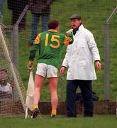 28 March 1999; Ollie Murphy of Meath disputes a decision with an umpire during the Church and General National Football League Division 1 match between Meath and Kildare at Páirc Tailteann in Navan, Meath. Photo by Ray McManus/Sportsfile