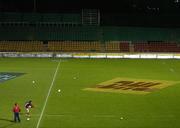 27 June 2005; British and Irish Lions out-half Ronan O'Gara practices his goal kicking, watched by kicking coach Dave Alred, left, at the match venue ahead of tomorrow night's game against Manawatu. Arena Manawatu, Palmerston North, New Zealand. Picture credit; Brendan Moran / SPORTSFILE
