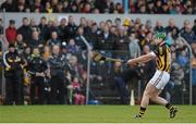 16 February 2014; Henry Shefflin, Kilkenny, takes a free. Allianz Hurling League, Division 1A, Round 1, Clare v Kilkenny, Cusack Park, Ennis, Co. Clare. Picture credit: Diarmuid Greene / SPORTSFILE