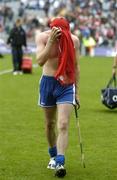 24 July 2005; A dejected Eoin Kelly Waterford, leaves the field after defeat by Cork. Guinness All-Ireland Senior Hurling Championship Quarter-Final, Cork v Waterford, Croke Park, Dublin. Picture credit; Brendan Moran / SPORTSFILE