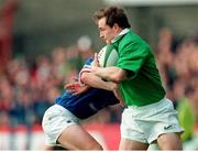 4 March 2000; Denis Hickie, Ireland, in action against Diego Dominguez, Italy. Six Nations Rugby International, Ireland v Italy, Lansdowne Road, Dublin. Picture credit: Damien Eagers / SPORTSFILE