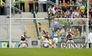 31 July 2005; Eoin Kelly, Tipperary scores a goal from a penalty. Guinness All-Ireland Hurling Championship, Quarter-Final. Galway v Tipperary, Croke Park, Dublin. Picture credit; Damien Eagers / SPORTSFILE