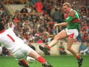 15 August 1993; Tony Morley, Mayo, has his shot saved by Cork goalkeeper John Kerins. All-Ireland Football semi-final, Cork v Mayo, Croke Park, Dublin. Picture credit; David Maher / SPORTSFILE