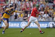 14 August 2005; Jerry O'Connor, Cork, in action against Gerry Quinn, Clare. Guinness All-Ireland Senior Hurling Championship Semi-Final, Cork v Clare, Croke Park, Dublin. Picture credit; Brian Lawless / SPORTSFILE