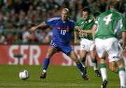 7 September 2005; Zinedine Zidane, France, in action against Andy Reid and Roy Keane, Republic of Ireland. FIFA 2006 World Cup Qualifier, Group 4, Republic of Ireland v France, Lansdowne Road, Dublin. Picture credit; Brendan Moran / SPORTSFILE