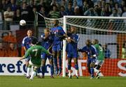7 September 2005; Andy Reid (7), Republic of Ireland, goes close with a free kick against France. FIFA 2006 World Cup Qualifier, Group 4, Republic of Ireland v France, Lansdowne Road, Dublin. Picture credit; Brendan Moran / SPORTSFILE