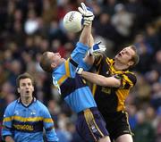 9 October 2005; David Gilmartin, Salthill-Knocknacarra, in action against Conchuir O Cadhain, Carna-Cashel. Galway County Senior Football Final, Salthill-Knocknacarra v Carna-Cashel, Pearse Stadium, Galway. Picture credit: Damien Eagers / SPORTSFILE