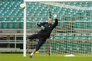 11 October 2005; Shay Given, Republic of Ireland, in action during squad training. Lansdowne Road, Dublin. Picture credit: David Maher / SPORTSFILE