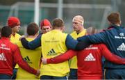 25 March 2014; Munster's Paul O'Connell speaks to team-mates as they gather together in a huddle during squad training ahead of their Celtic League 2013/14, Round 18, game against Leinster on Saturday. Munster Rugby Squad Training, The Mardyke Arena, UCC, Cork. Picture credit: Diarmuid Greene / SPORTSFILE