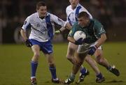 29 October 2005; Alan Mangan, Leinster, in action against Peadar Gardiner, Connacht. M Donnelly Interprovincial Football Championship Semi-Final, Leinster v Connacht, Parnell Park, Dublin. Picture credit: Damien Eagers / SPORTSFILE