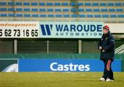 12 January 2006; Head coach Declan Kidney overseeing the Munster squad's kicking practice. Stade Pierre Antoine, Castres, France. Picture credit: Brendan Moran / SPORTSFILE