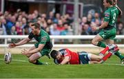 19 April 2014; Eoin Griffin, Connacht, prevents a try-scoring opportunity for Conor Murray, Munster. Celtic League 2013/14 Round 20, Connacht v Munster. The Sportsground, Galway. Picture credit: Diarmuid Greene / SPORTSFILE