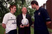 28 May 1999; A benefit night for former Irish International soccer star Dave Langan, who is now registered as disabled in the UK as a result of injuries picked up while playing for the Republic of Ireland, will be held at Cherry Orchard Football Club in Ballyfermot, Dublin on Monday, June 14th. Dave is pictured with Alan Maubury, left, who makes his debut for the Republic of Ireland senior team against Northern Ireland at Lansdowne Road, and captain Niall Quinn. Photo by Brendan Moran/Sportsfile