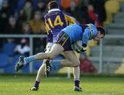 19 February 2006; Finian Hanley, Salthill Knocknacarra, in action against Mark Davoran, Kilmacud Crokes. AIB All-Ireland Club Football Championship, Semi-Final, Salthill Knocknacarra v Kilmacud Crokes, Pearse Park, Longford. Picture credit: Damien Eagers / SPORTSFILE