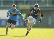 19 February 2006; Paul Griffin, Kilmacud Crokes, in action against Michael Donnellan, Salthill Knocknacarra, Semi-Final, Salthill Knocknacarra v Kilmacud Crokes, Pearse Park, Longford. Picture credit: Damien Eagers / SPORTSFILE