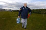 27 February 2006; Sir Bobby Robson, International Football Consultant, Republic of Ireland, at the end of  squad training. Malahide FC, Malahide, Dublin. Picture credit: David Maher / SPORTSFILE