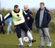27 February 2006; Sir Bobby Robson, International Football Consultant, Republic of Ireland, with Steve Staunton, manager, watch Shay Given in action during squad training. Malahide FC, Malahide, Dublin. Picture credit: David Maher / SPORTSFILE