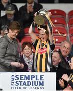 4 May 2014; Kilkenny captain Leann Fennelly lifts the cup after victory over Clare. Irish Daily Star National Camogie League Division 1 Final, Kilkenny v Clare, Semple Stadium, Thurles, Co. Tipperary. Picture credit: Diarmuid Greene / SPORTSFILE