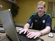27 February 2006; Republic of Ireland manager Steve Staunton answers questions during a eircom webchat. Portmarnock Hotel and Golf Links, Portmarnock, Dublin. Picture credit: David Maher / SPORTSFILE