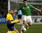 1 March 2006; Ian Harte, Republic of Ireland, in action against Zlatan Ibrahimovic, Sweden. International Friendly, Republic of Ireland v Sweden, Lansdowne Road, Dublin. Picture credit: David Maher / SPORTSFILE