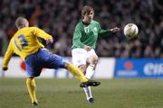 1 March 2006; Kevin Kilbane, Republic of Ireland, in action against Christoffer Andersson, Sweden. International Friendly, Republic of Ireland v Sweden, Lansdowne Road, Dublin. Picture credit: Pat Murphy / SPORTSFILE