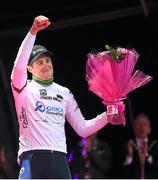9 May 2014; Luke Durbridge, Orica Greenedge, after being presented with the young race leaders jersey following stage 1 of the Giro d'Italia 2014. Belfast, Co. Antrim. Picture credit: Stephen McCarthy / SPORTSFILE