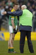 19 March 2006; Meath manager Eamon Barry talks to Kevin Reilly before the start of the second half. Allianz National Football League, Division 1B, Round 5, Meath v Kildare, Pairc Tailteann, Navan, Co. Meath. Picture credit: Brian Lawless / SPORTSFILE