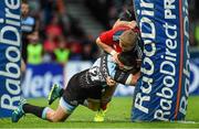 16 May 2014; Keith Earls, Munster, and Alex Dunbar, Glasgow Warriors, tussle off the ball. Celtic League 2013/14 Play-off, Glasgow Warriors v Munster, Scotstoun Stadium, Glasgow, Scotland. Picture credit: Diarmuid Greene / SPORTSFILE