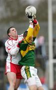 26 March 2006; Kieran Donaghy, Kerry, contests a high ball with Colin Holmes, Tyrone. Allianz National Football League, Division 1A, Round 6, Tyrone v Kerry, Healy Park, Omagh, Co. Tyrone. Picture credit: Oliver McVeigh / SPORTSFILE