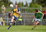 18 May 2014; Kevin Higgins, Roscommon, in action against Darragh Donnelly, Leitrim. Connacht GAA Football Senior Championship Quarter-Final, Roscommon v Leitrim, Dr. Hyde Park, Roscommon. Picture credit: Barry Cregg / SPORTSFILE