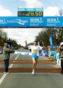9 April 2006; Mark Motterm, from Australia, winning The BUPA Great Ireland Run. Phoenix Park, Dublin. Picture credit: Tomas Greally / SPORTSFILE