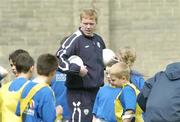 18 April 2006; Republic of Ireland manager Steve Staunton speaks to his players during the 4th Annual Docklands Festival of Football. Tolka Rovers FC, Frank Cooke Park, Griffith Avenue, Dublin. Picture credit: Pat Murphy / SPORTSFILE