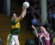 23 April 2006; Darragh O Se, Kerry, in action against Niall Coleman, Galway. Allianz National Football League, Division 1 Final, Kerry v Galway, Gaelic Grounds, Limerick. Picture credit: David Maher / SPORTSFILE