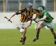 30 April 2006; Derek Lyng, Kilkenny, in action against Andrew O'Shaughnessy, Limerick. Alllianz National Hurling League, Division 1 Final. Kilkenny v Limerick, Semple Stadium, Thurles, Co. Tipperary. Picture credit: David Maher / SPORTSFILE
