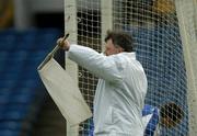 16 April 2006; An Umpire waves the white flag to signal a point. Allianz National Hurling League, Division 1 Quarter-Final, Waterford v Limerick, Semple Stadium, Thurles, Co. Tipperary. Picture credit: David Levingstone / SPORTSFILE