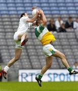 28 May 2006; Alan McNamee, Offaly, in action against Dermot Earley, Kildare. Bank of Ireland Leinster Senior Football Championship, Quarter-Final, Kildare v Offaly, Croke Park, Dublin. Picture credit; Brian Lawless / SPORTSFILE