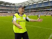 2 July 2006; Offaly manager Kevin Kilmurray turns to the crowd at the final whistle. Bank of Ireland Leinster Senior Football Championship Semi-Final, Offaly v Wexford, Croke Park, Dublin. Picture credit: Pat Murphy / SPORTSFILE