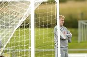 30 August 2006; Republic of Ireland manager Stephen Staunton watches his players during squad training. Malahide FC, Malahide, Dublin. Picture credit: Pat Murphy / SPORTSFILE